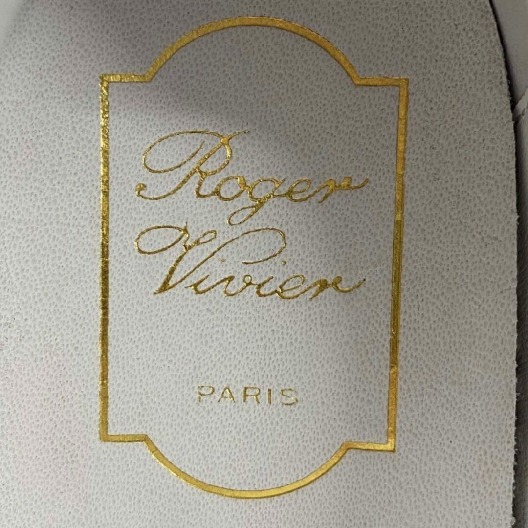 ROGER VIVIER(ロジェヴィヴィエ)の1g9 Roger Vivier ロジェヴィヴィエ イタリア製 ローカットスニーカー スリッポンシューズ 35 1/2 ブラック 刺繍 レディース レディースの靴/シューズ(スニーカー)の商品写真