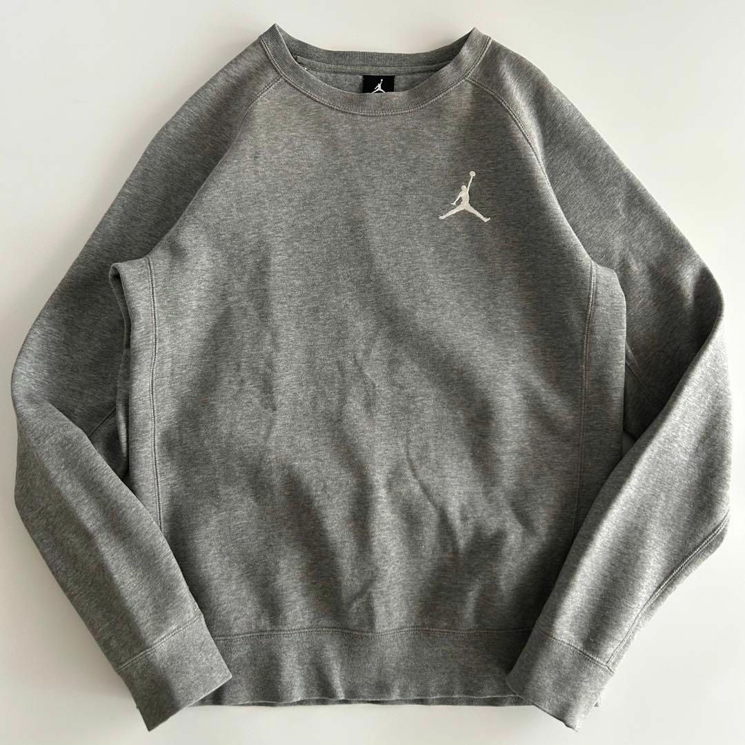 Jordan Brand（NIKE）(ジョーダン)のNIKE エアジョーダン AIR JORDAN スウェット グレー ワンポイント メンズのトップス(スウェット)の商品写真