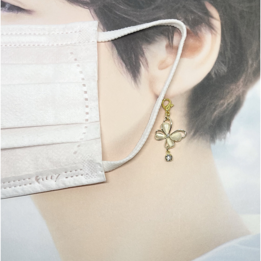 【006】マスクチャーム 1ペア  ゴールド  蝶 ハンドメイドのアクセサリー(チャーム)の商品写真