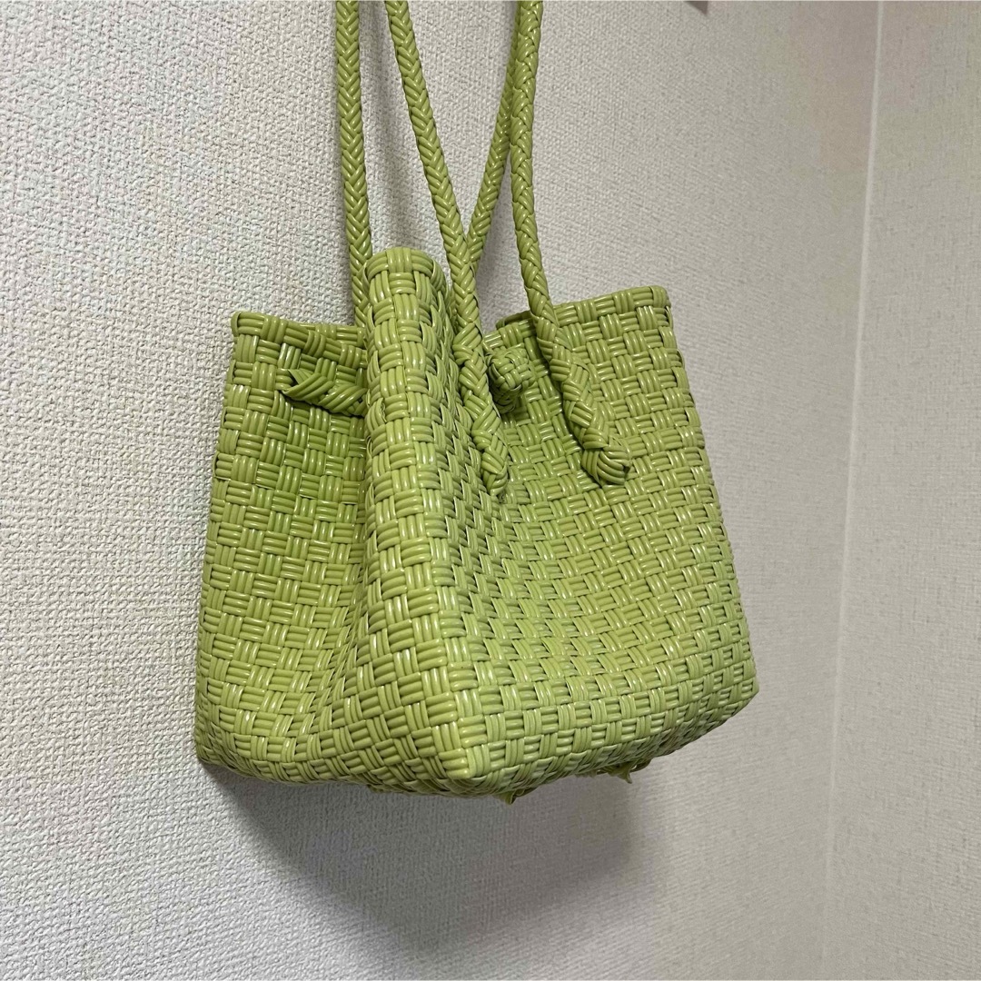 Kastane(カスタネ)のメケアリサ　gummybag cube レディースのバッグ(かごバッグ/ストローバッグ)の商品写真