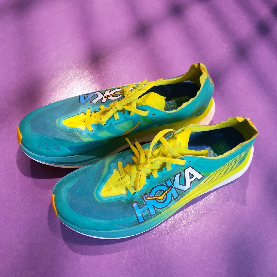 HOKA ONE ONE(ホカオネオネ)のtaka様専用 HOKA ONE ONE ロケットＸ２ 中古品 スポーツ/アウトドアのランニング(シューズ)の商品写真