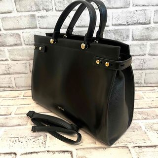 FURLA　黒　ビジネスバッグ　ハンドバッグ　！A4サイズOK！(ハンドバッグ)