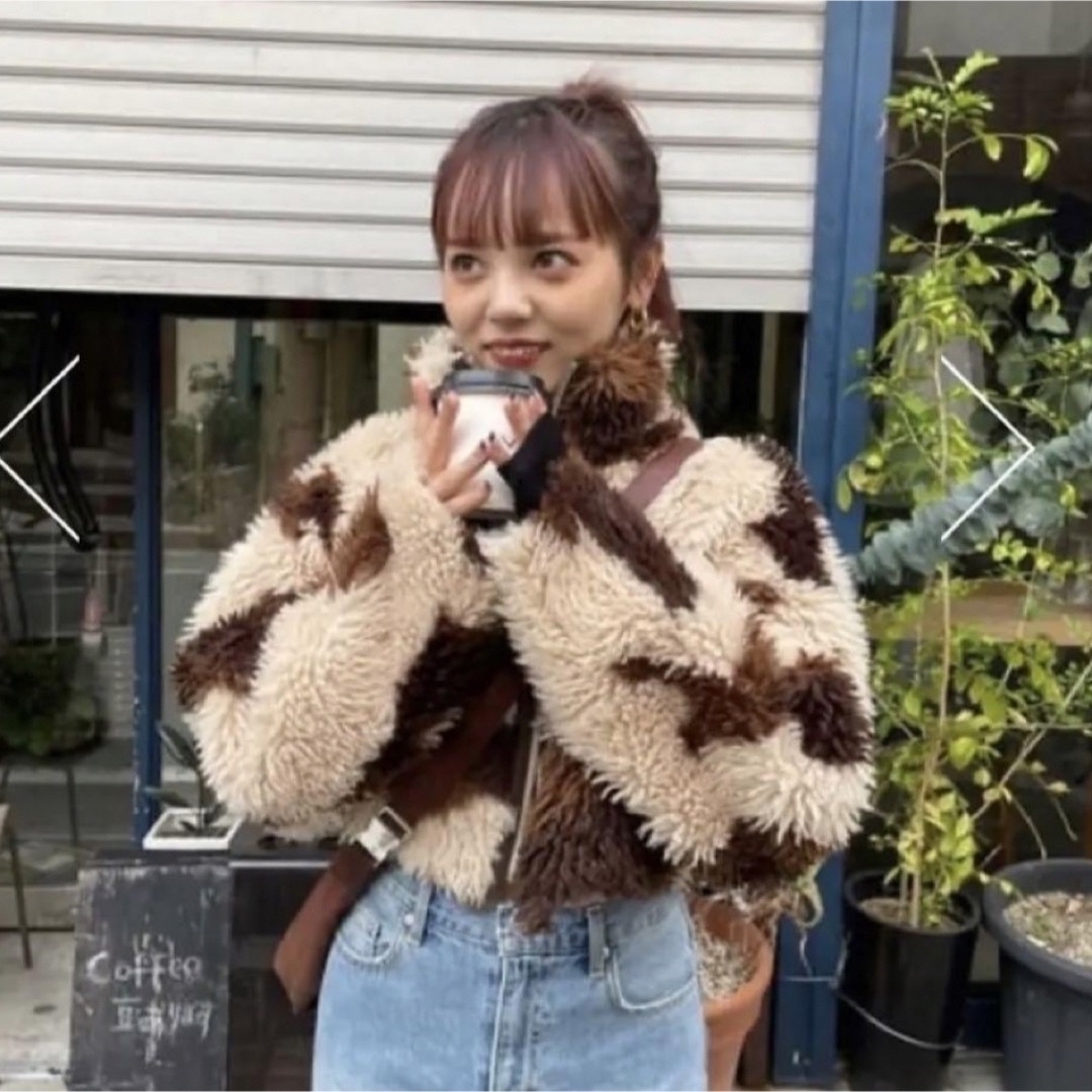 SLY - にこるん着用♡SLY LIGHT CROP BOA ブルゾン♡カウ柄♡今季完売