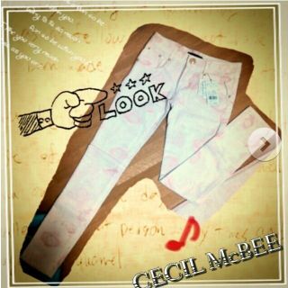 セシルマクビー(CECIL McBEE)の引越セール♡新品タグ付きスキニーパンツ(カジュアルパンツ)