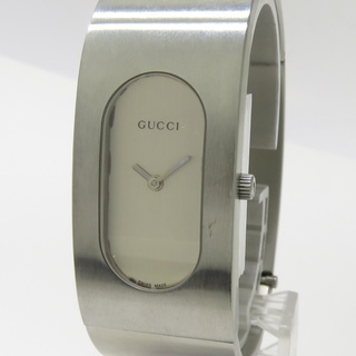 グッチ(Gucci)のGUCCI バングルウォッチ 腕時計 クオーツ SS シルバー文字盤 2400L(ブレスレット/バングル)
