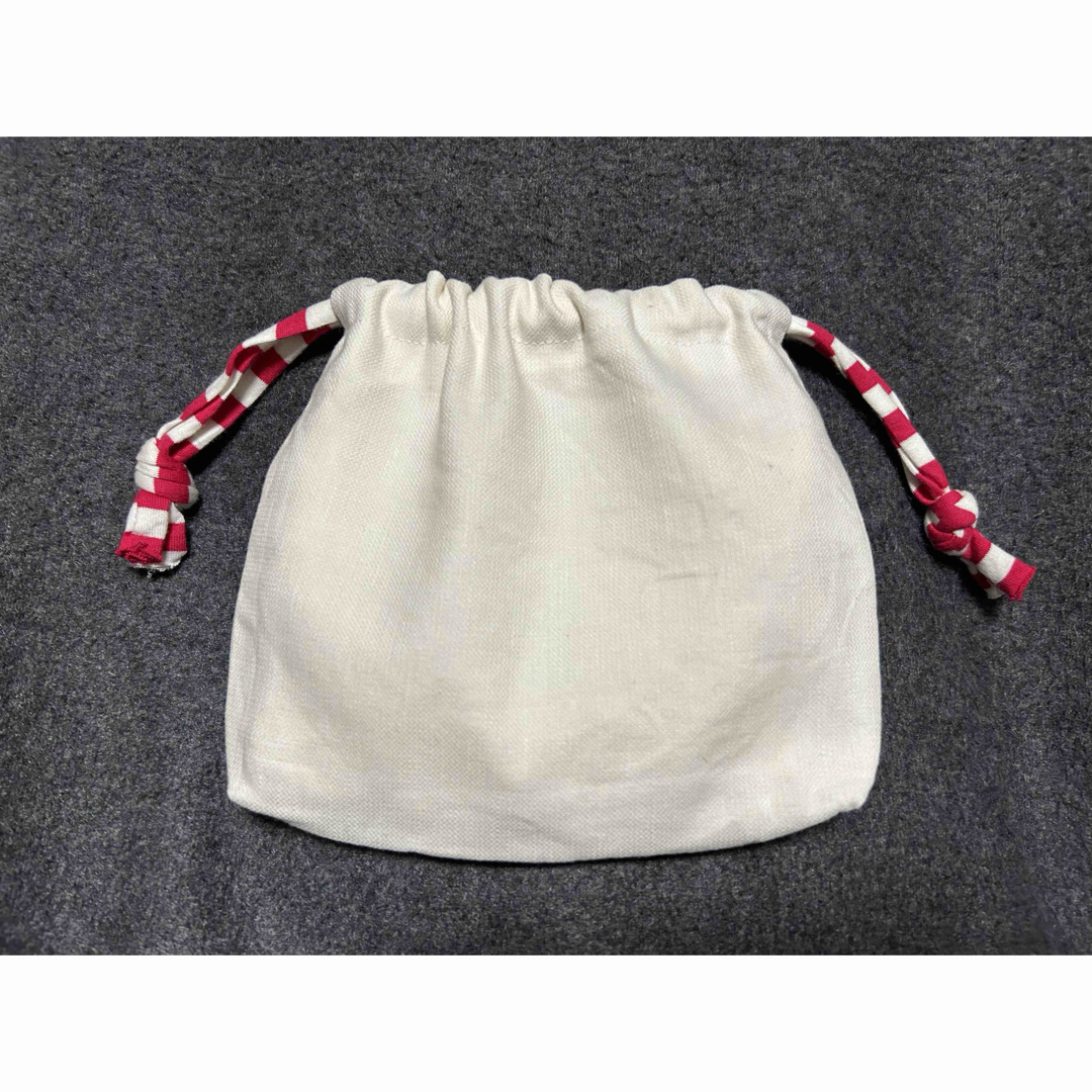 刺繍　巾着ポーチ　女の子 レディースのファッション小物(ポーチ)の商品写真