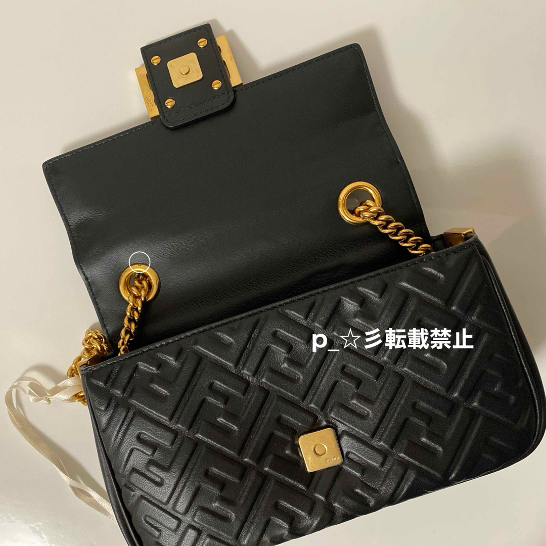 FENDI(フェンディ)の【正規品】【新品未使用】FENDI バゲット チェーン ミディ レディースのバッグ(ショルダーバッグ)の商品写真