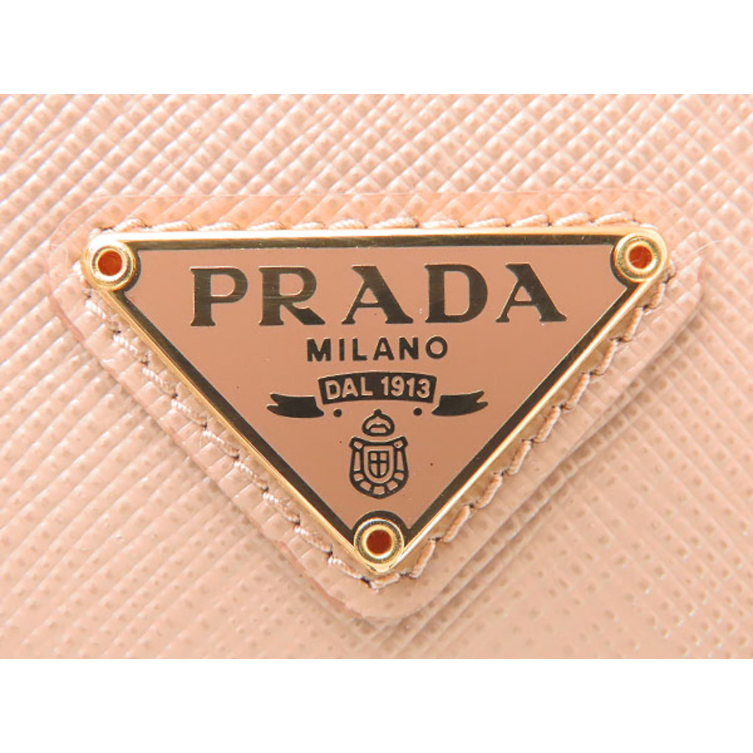 PRADA(プラダ)の未使用プラダサフィアーノトライアングルカードケースパスケース名刺入れ レディースのファッション小物(名刺入れ/定期入れ)の商品写真