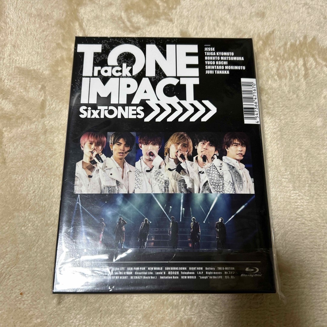 SixTONES TrackONE-IMPACT- 初回盤 Blu-ray エンタメ/ホビーのDVD/ブルーレイ(アイドル)の商品写真