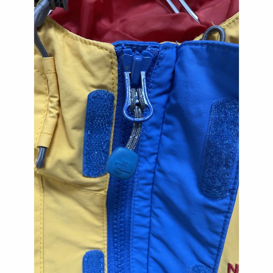 THE NORTH FACE(ザノースフェイス)の【最安値】ノースフェイス⭐︎マウンテンパーカー⭐︎イエロー⭐︎ブルー キッズ/ベビー/マタニティのキッズ服男の子用(90cm~)(ジャケット/上着)の商品写真