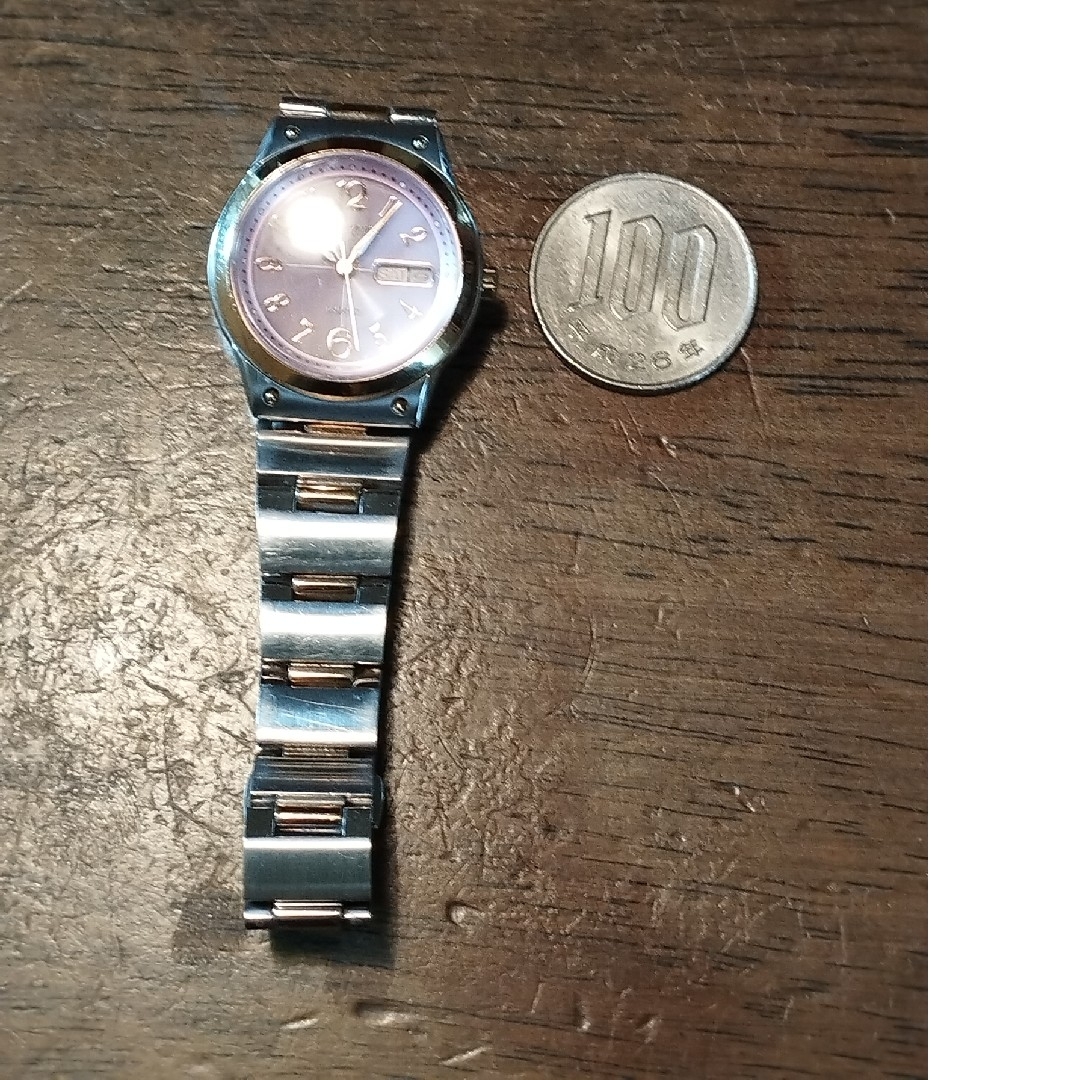 CITIZEN(シチズン)のAD31　シチズン・ウィッカ　ソーラー時計　稼働品　曜日・日付つき レディースのファッション小物(腕時計)の商品写真