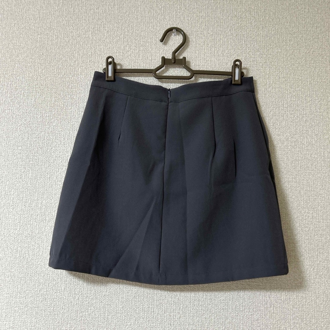 グレー　ミニスカート レディースのスカート(ミニスカート)の商品写真
