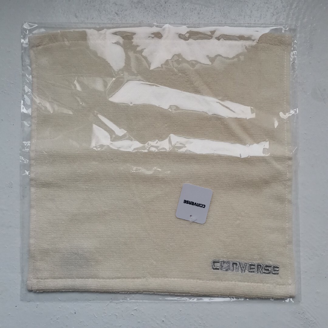 CONVERSE(コンバース)の新品 未使用 非売品 コンバース タオル ハンカチ レディースのファッション小物(ハンカチ)の商品写真