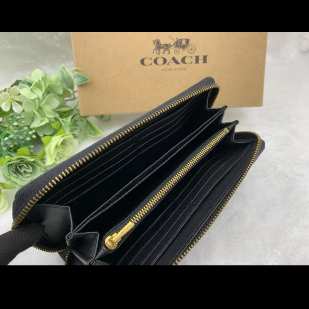 COACH(コーチ)の新品　COACH 長財布　ブラック　ワンポイント　ラウンドファスナー　小銭入れ有 レディースのファッション小物(財布)の商品写真