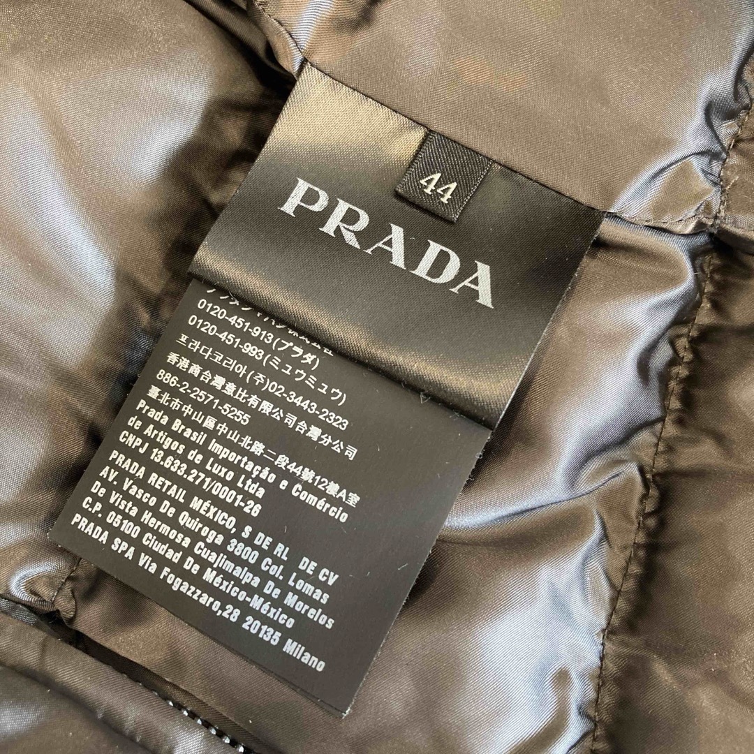 PRADA(プラダ)の美品　プラダ人気ロングギャザーコート　フード付き　グレー　サイズ44 レディースのジャケット/アウター(ダウンコート)の商品写真