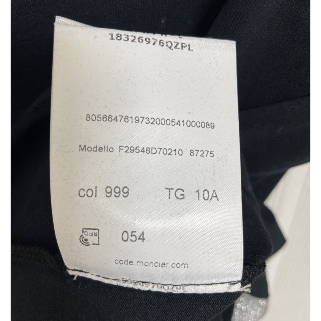 MONCLER(モンクレール)のモンクレール　140センチ（10ans）ブラックロンT  タグ付き未使用 キッズ/ベビー/マタニティのキッズ服女の子用(90cm~)(Tシャツ/カットソー)の商品写真