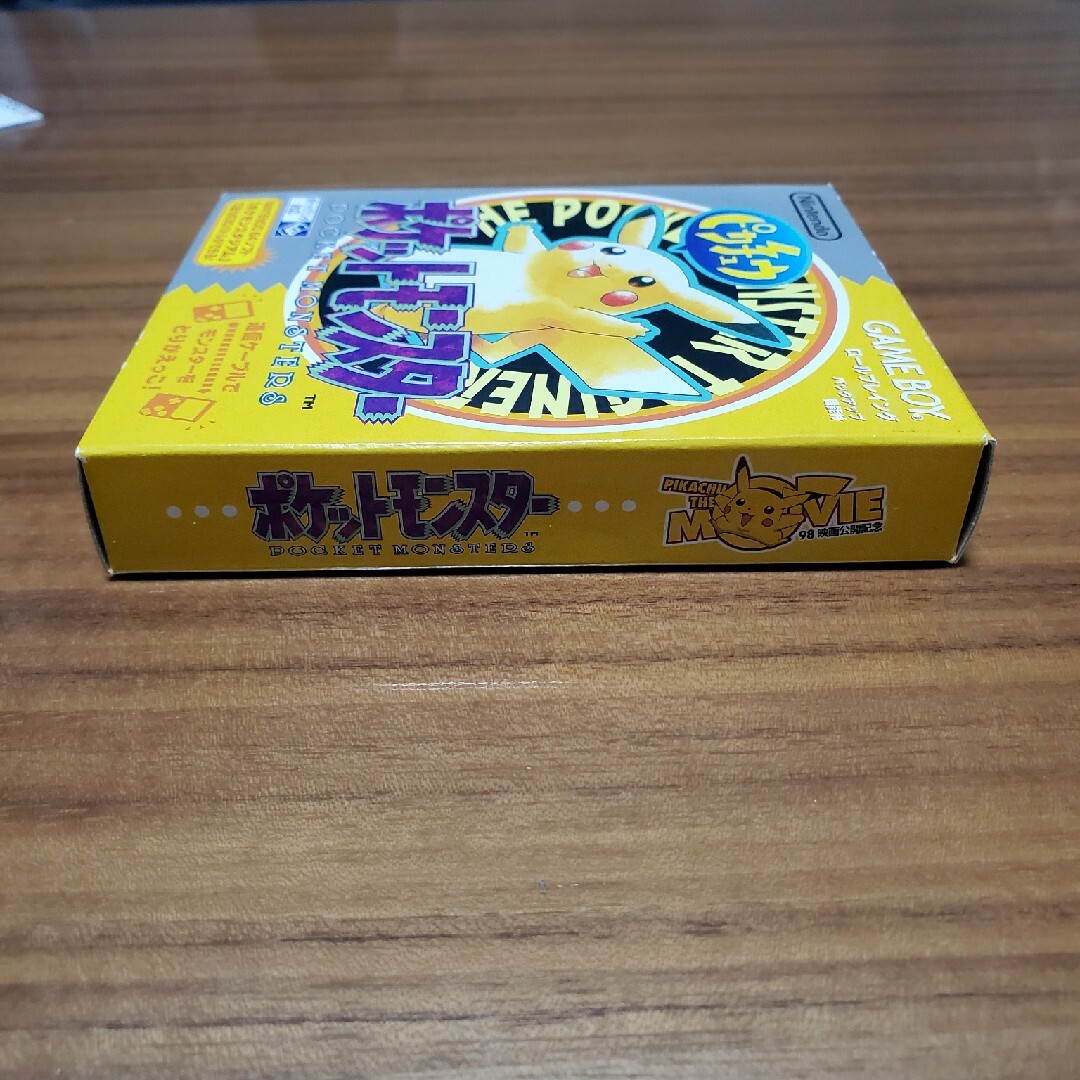 ポケモン(ポケモン)の【楽さま専用】(中古品)ポケットモンスター　ピカチュウ　ゲームボーイ エンタメ/ホビーのゲームソフト/ゲーム機本体(携帯用ゲームソフト)の商品写真