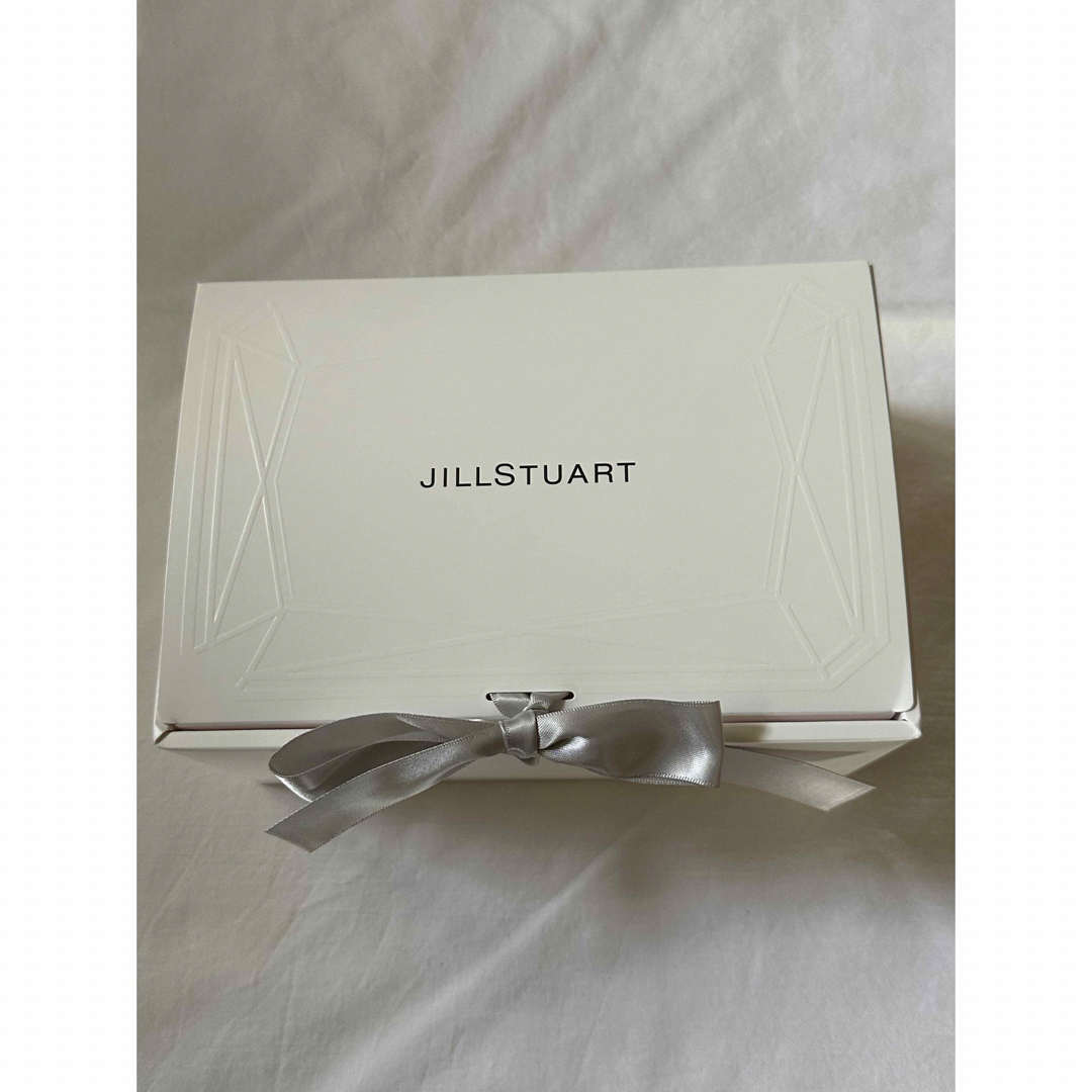 JILLSTUART(ジルスチュアート)のJILLSTUART ジルスチュアート　3点ボディクリーム＆バスソルトset コスメ/美容のボディケア(ボディクリーム)の商品写真