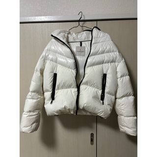 モンクレール(MONCLER)の【最終値下げ】モンクレール　ショートダウン　ホワイト(ダウンジャケット)