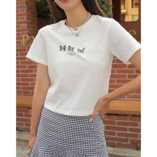 シーイン(SHEIN)のDAZY 蝶 Tシャツ 2604786(Tシャツ(半袖/袖なし))