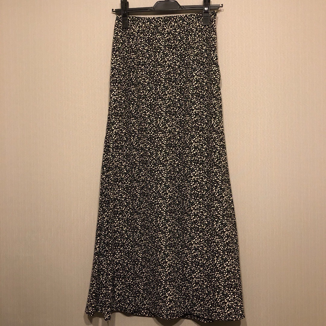 FREAK'S STORE(フリークスストア)の未使用　花柄 ロングスカート　フリークスストア　小花柄　スカート レディースのスカート(ロングスカート)の商品写真