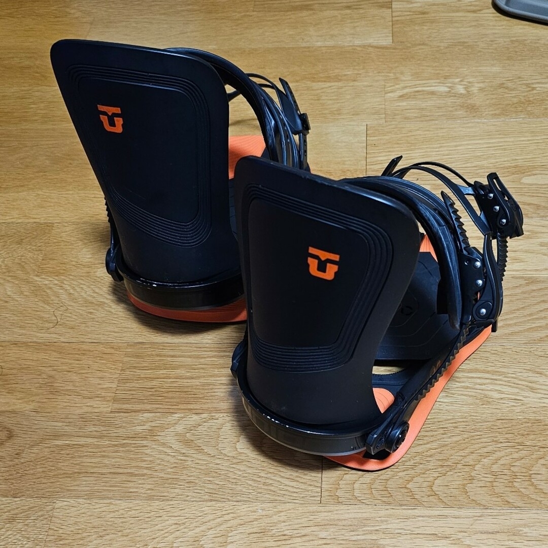 UNION BINDINGS ULTRA　箱付き スポーツ/アウトドアのスノーボード(バインディング)の商品写真