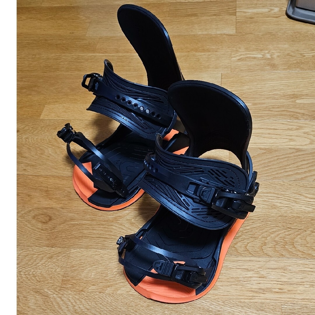 UNION BINDINGS ULTRA　箱付き スポーツ/アウトドアのスノーボード(バインディング)の商品写真