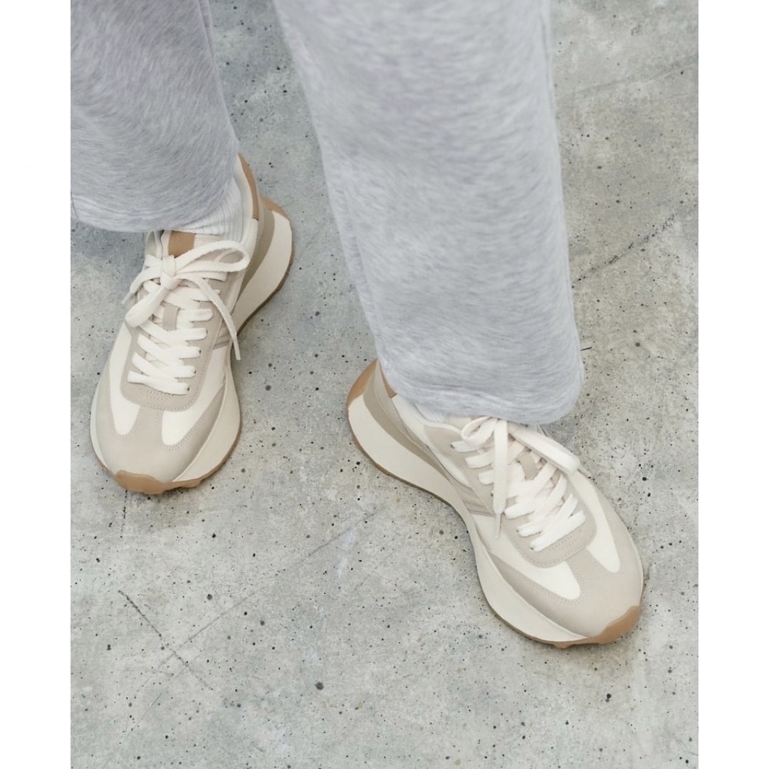 【新品タグ付き】ZARA ランニングスニーカー タグ付き】ZARA コントラストディテール ランニング スニーカー