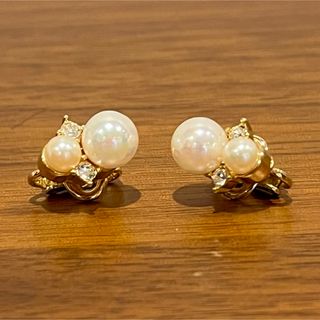 ニナリッチ(NINA RICCI)のNINA RICCI ニナリッチ　イヤリング フェイクパール ゴールド　美品(イヤリング)