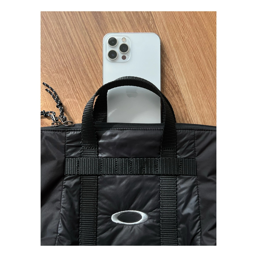 Oakley(オークリー)のOakley cross body bag メンズのバッグ(ボディーバッグ)の商品写真