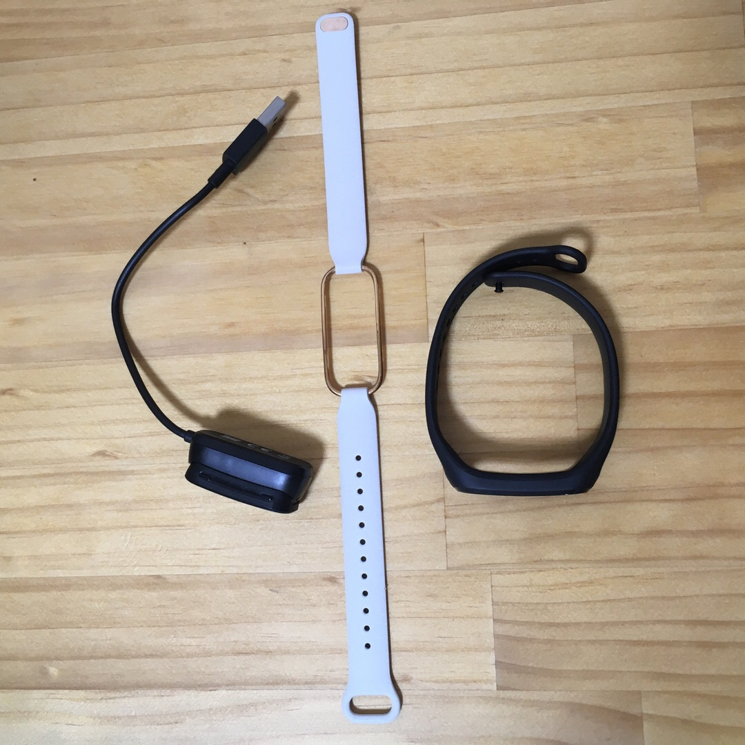 OPPO(オッポ)のOPPO Band Style  (バニラ) スマートウォッチ スマホ/家電/カメラのスマホアクセサリー(その他)の商品写真