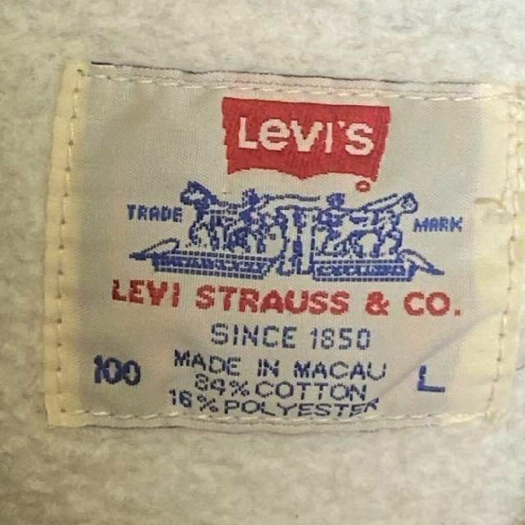 Levi's(リーバイス)のlevi's リーバイス　レディース　パーカー　グレー　冬　裏起毛 レディースのトップス(パーカー)の商品写真