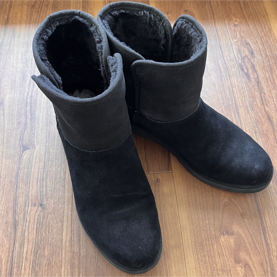 UGG(アグ)の正規品 UGG ムートン ブーツ KRISTIN 27cm ブラック アグ  黒 レディースの靴/シューズ(ブーツ)の商品写真