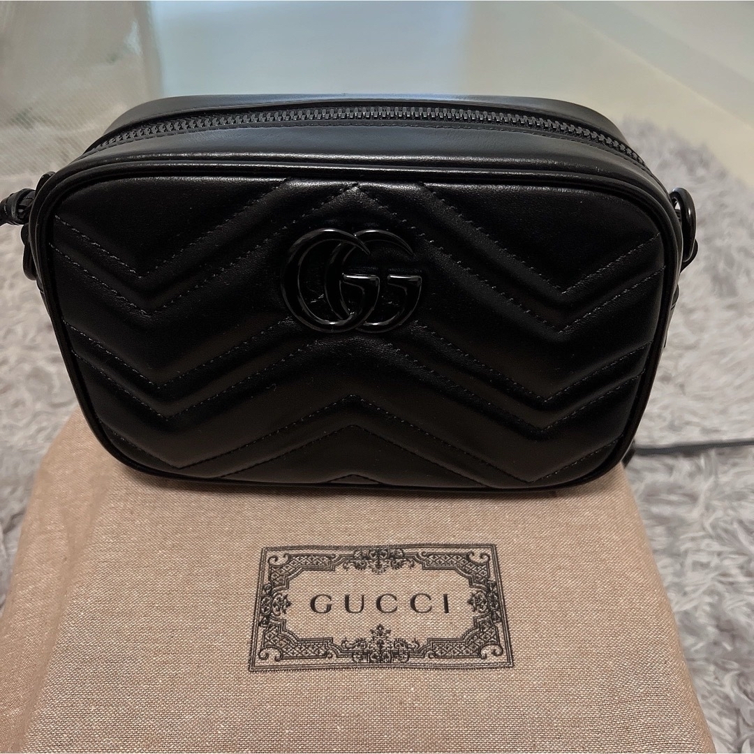 GUCCI GGマーモントショルダーバッグ(ブラック)