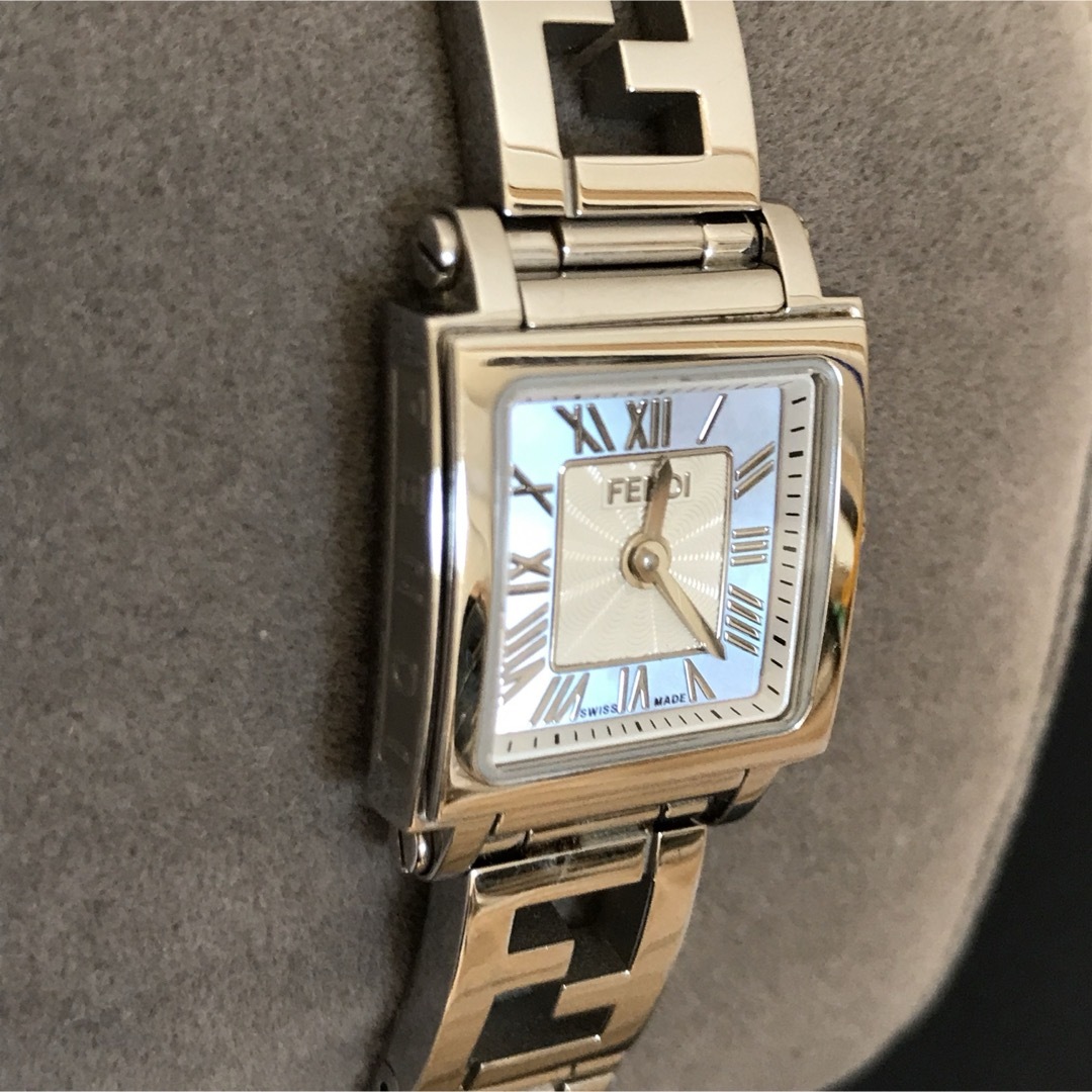 美品　FENDI フェンディ シェル文字盤 クアドロミニ クォーツ 腕時計