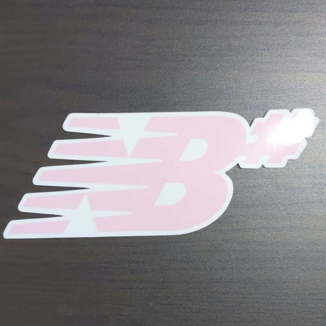 New Balance(ニューバランス)の(縦7.7cm横19.8cm)newbarance ニューバランス ステッカー スポーツ/アウトドアのスポーツ/アウトドア その他(スケートボード)の商品写真