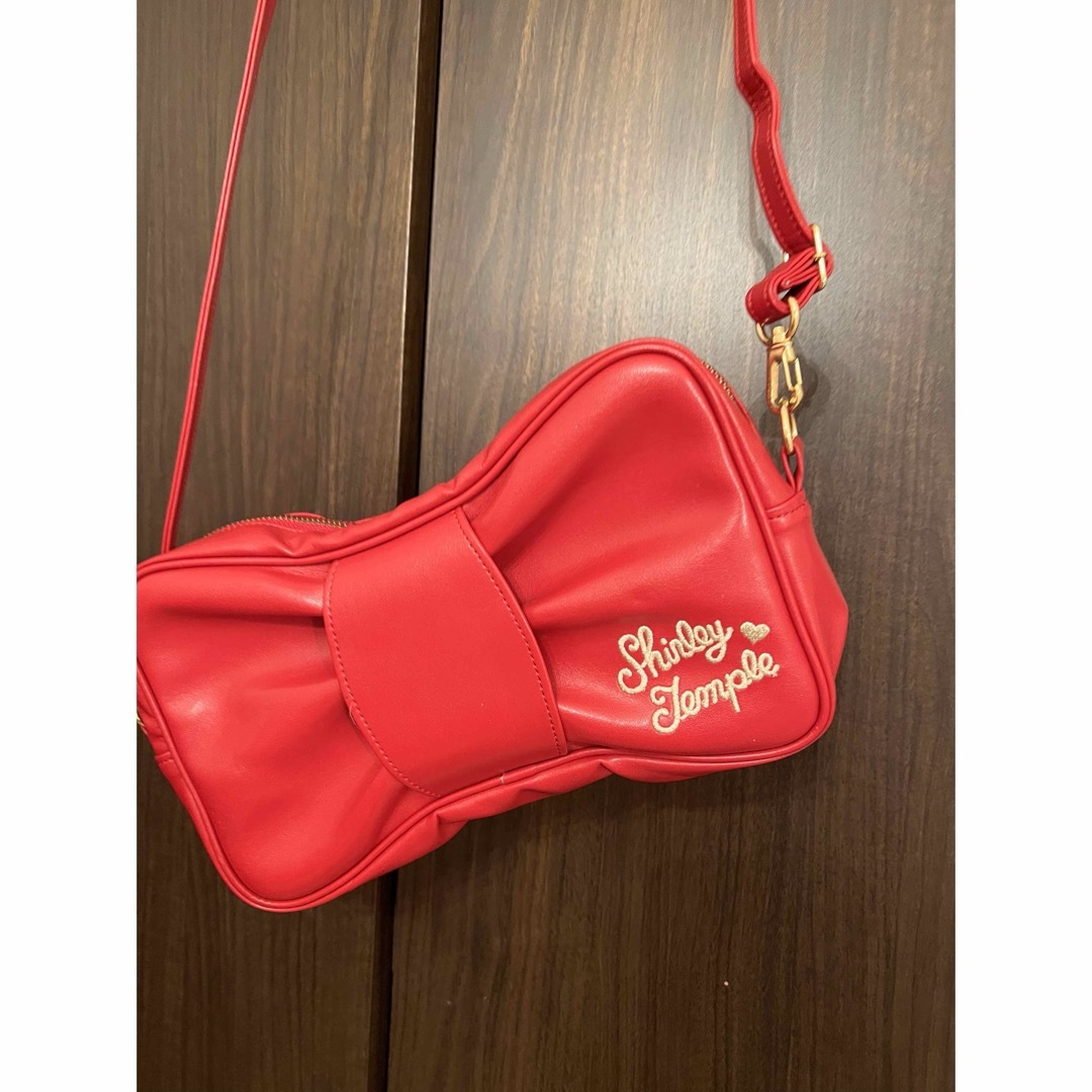 Shirley Temple(シャーリーテンプル)のリボン🎀型バッグ❤️ レディースのバッグ(ショルダーバッグ)の商品写真
