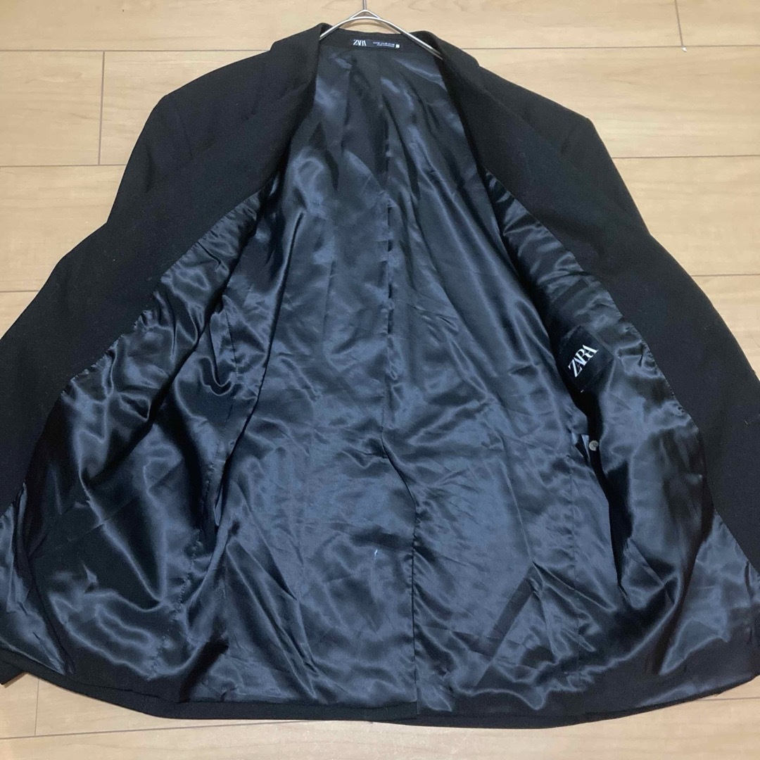 ZARA(ザラ)の【大きいサイズ】ZARA テーラードジャケット　ブラック　ブラック　フォーマル レディースのジャケット/アウター(テーラードジャケット)の商品写真