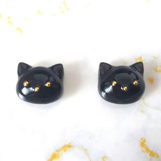 ハンドメイド アニマル 黒猫のピアス イヤリング(イヤリング)