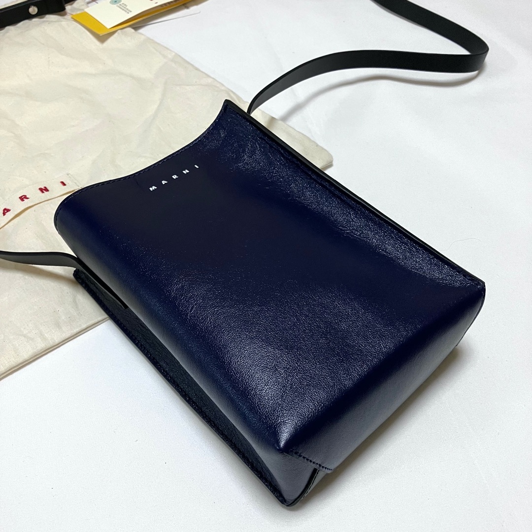 Marni(マルニ)の新品 22aw MARNI ショルダーバッグ 黒紺 5921 メンズのバッグ(ショルダーバッグ)の商品写真