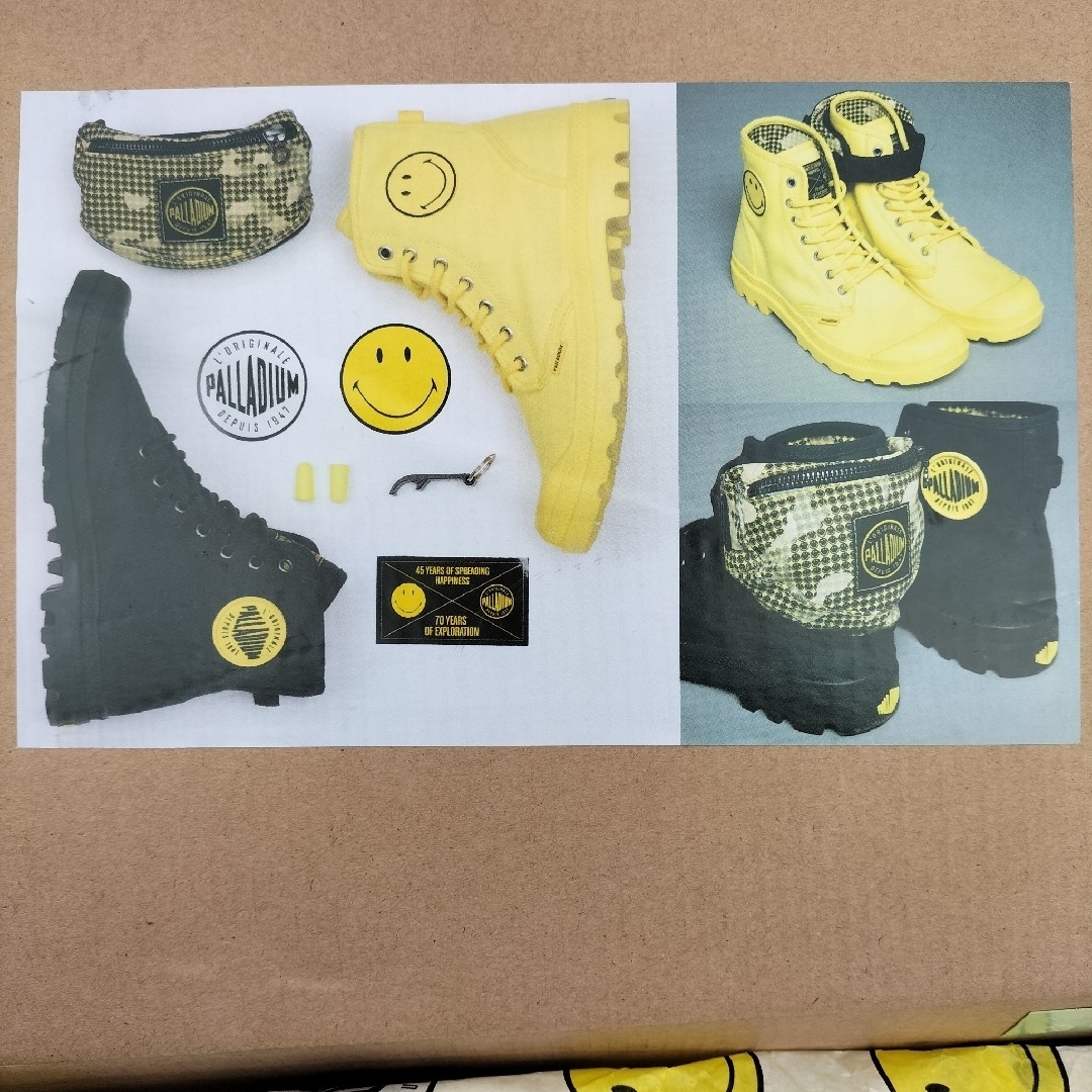 PALLADIUM(パラディウム)のPALLADIUM × SMILE & SMILEY　コラボスニーカー メンズの靴/シューズ(スニーカー)の商品写真