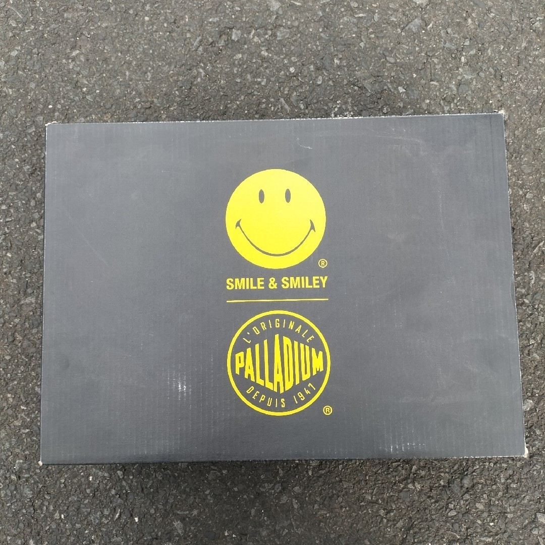 PALLADIUM(パラディウム)のPALLADIUM × SMILE & SMILEY　コラボスニーカー メンズの靴/シューズ(スニーカー)の商品写真