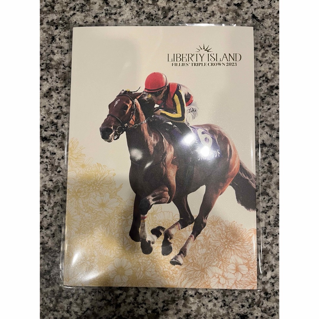 リバティアイランド 三冠牝馬記念品 その他 リバティアイランド 三冠牝馬記念品 その他