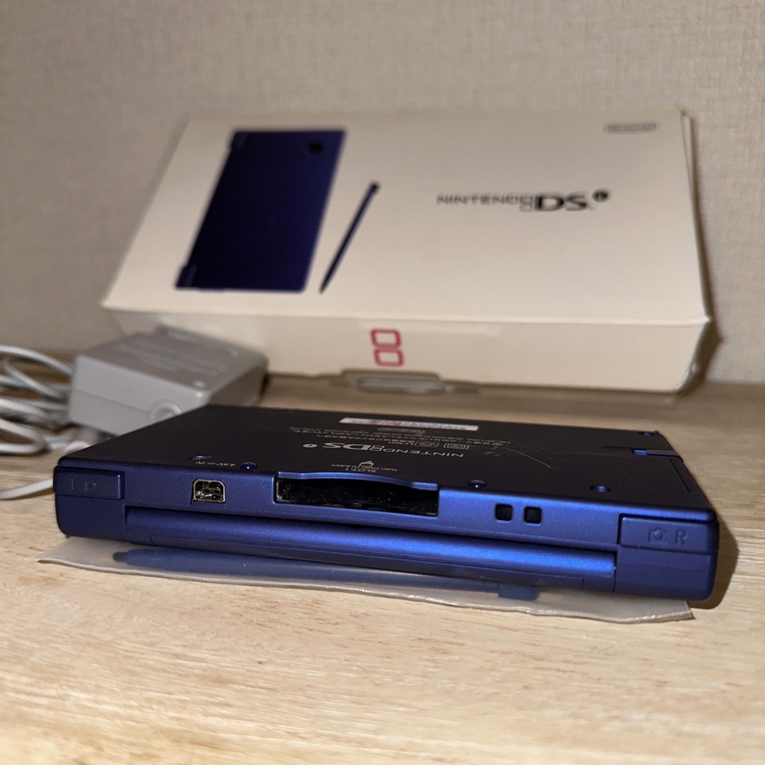 ニンテンドーDS(ニンテンドーDS)のNintendo NINTENDO DS 本体 ニンテンドー DSI METAL エンタメ/ホビーのゲームソフト/ゲーム機本体(携帯用ゲーム機本体)の商品写真