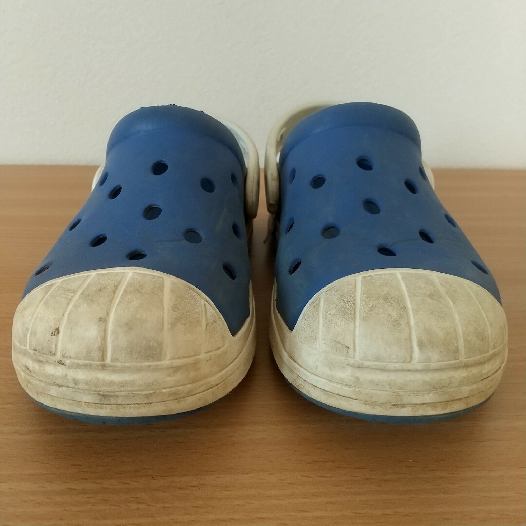 crocs(クロックス)のクロックス☆19 キッズ/ベビー/マタニティのキッズ靴/シューズ(15cm~)(サンダル)の商品写真