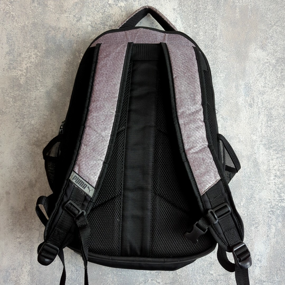 PUMA(プーマ)のPUMAプーマ通学リュックサック26L グレー メンズのバッグ(バッグパック/リュック)の商品写真