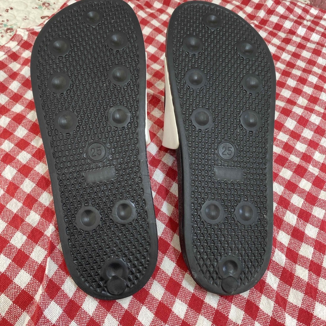 ミッキーマウス　サンダル　25cm サイズL レディースの靴/シューズ(サンダル)の商品写真