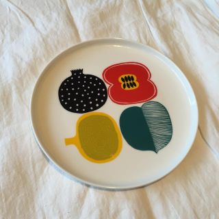 マリメッコ(marimekko)のmarimekko  マリメッコ  コンポッティプレート20cm(食器)