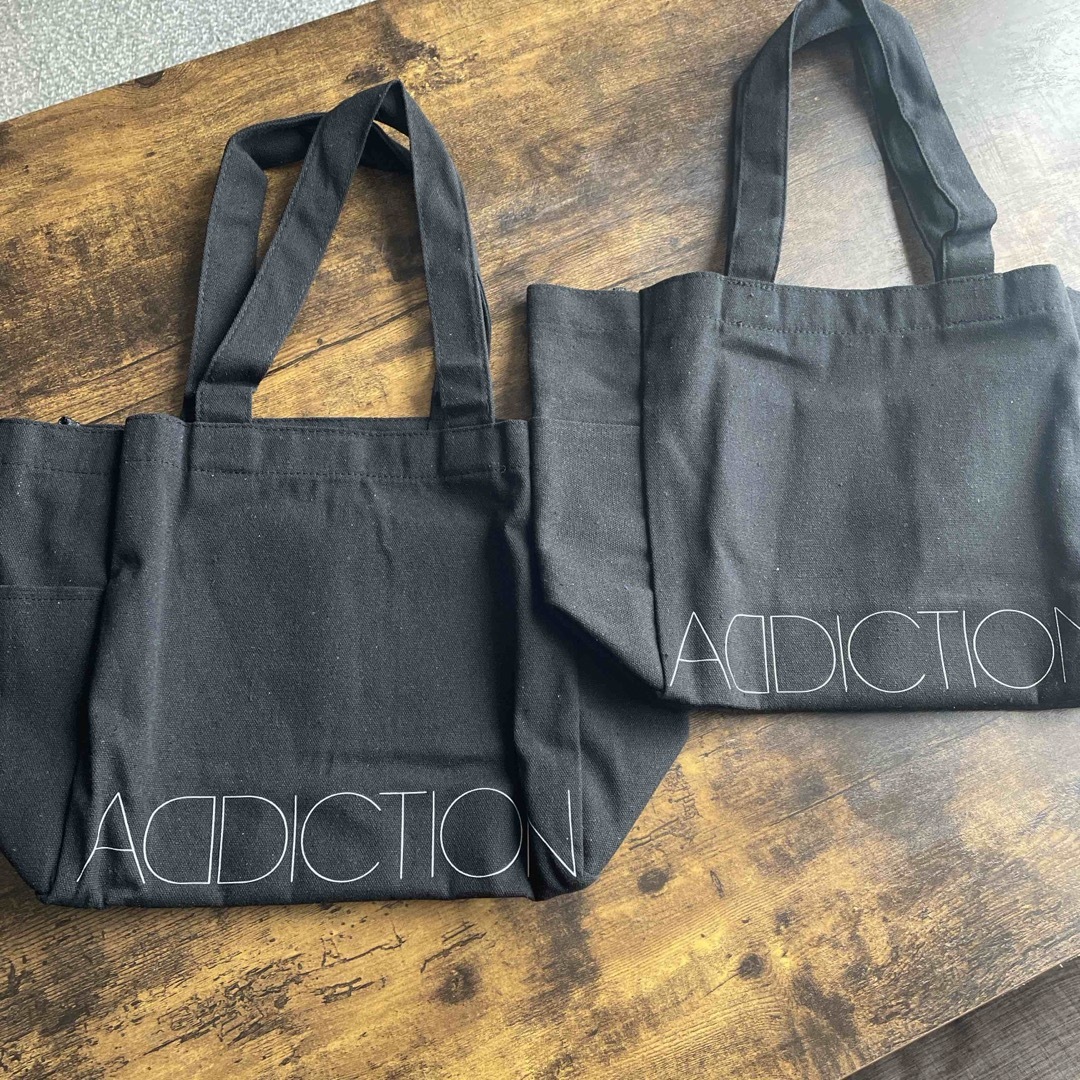 ADDICTION(アディクション)のADDICTION マルチトートバッグ　２個セット　新品未使用 レディースのバッグ(トートバッグ)の商品写真