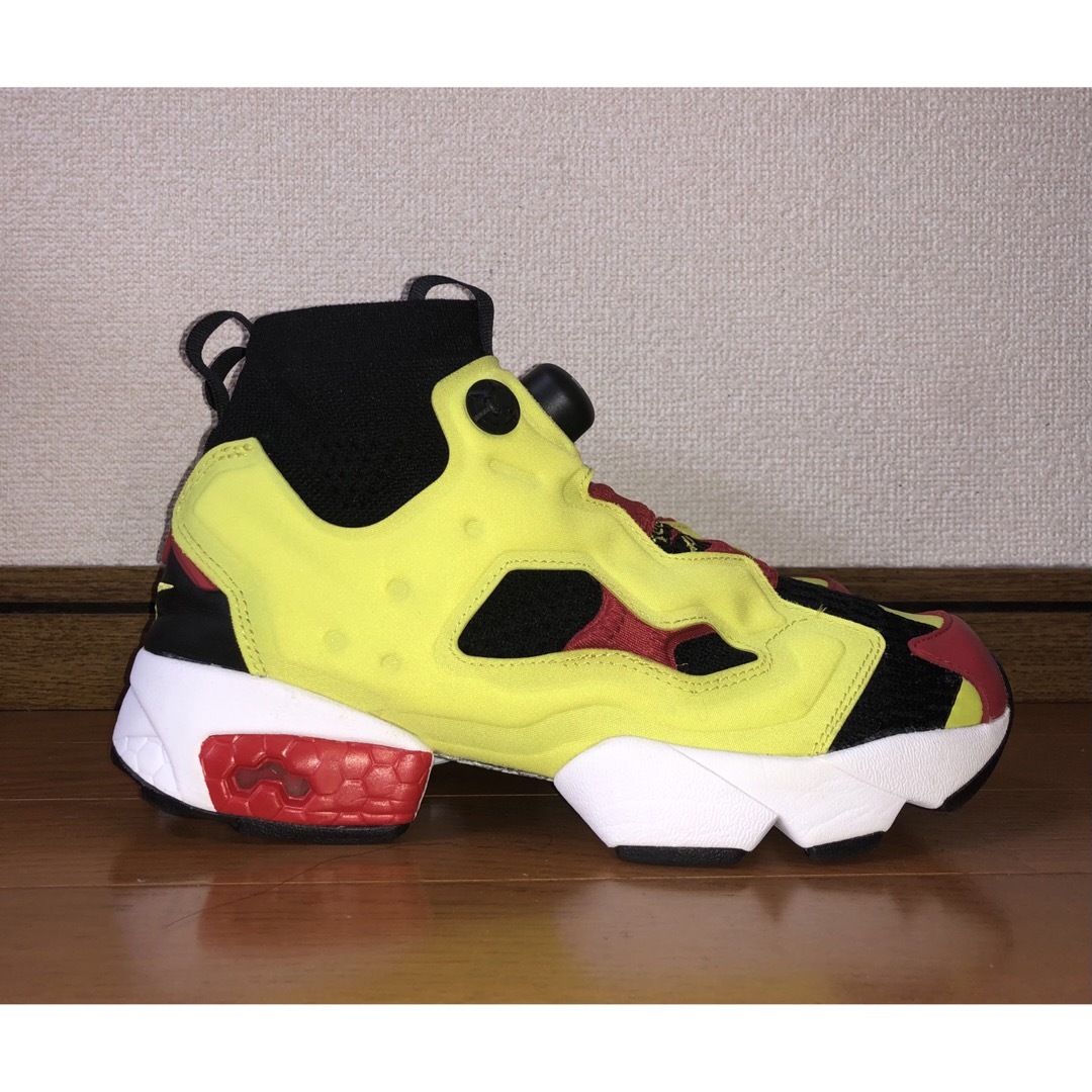 Reebok(リーボック)の24.5cm 良品 REEBOK INSTA PUMP FURY OG ULTK レディースの靴/シューズ(スニーカー)の商品写真